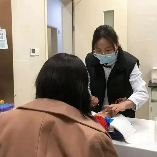 媳妇预产期提前了，心里不是很放心，难道孩子不是我的？泰子基因
