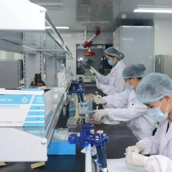 上海亲子鉴定机构如何选择，正规的亲子鉴定机构DNA鉴定费是多少