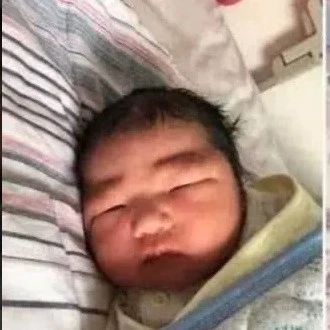 天津高颜值夫妇却生出丑宝宝，亲子鉴定后，宝爸叹气：凑合着养吧