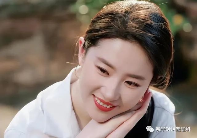 上海这一夜，36岁刘亦菲用丰腴饱满的身材，秒杀了大片白幼瘦女星插图7